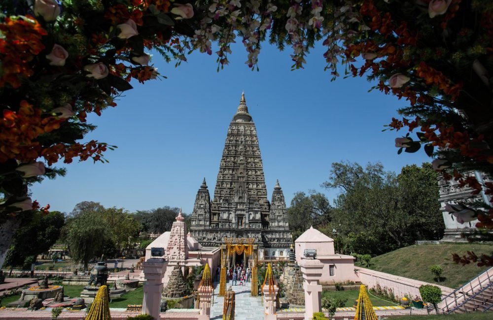 mahabodhi-temple-bodh-gaya-india-free-photo